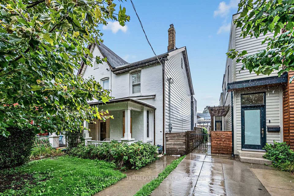 16 Fennings Street, Toronto, ON M6J 3B8 at 16 Fennings Street, Toronto, ON M6J 3B8, Toronto C01, ON, M6J 3B8