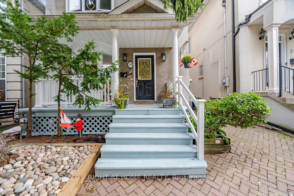 219 Broadway Avenue, Toronto, ON M4P 1W1 at 219 Broadway Avenue, Toronto, ON M4P 1W1, Toronto C10, ON, M4P 1W1