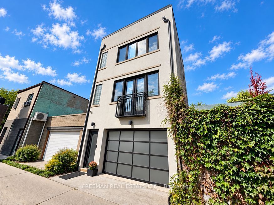 Att/Row/Townhouse at 1239 Bloor Street W Laneway, Toronto, ON M6H 1N6, Toronto C01