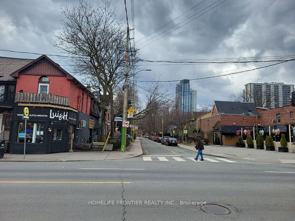 556 Parliament Street, Toronto, ON M4X 1P6