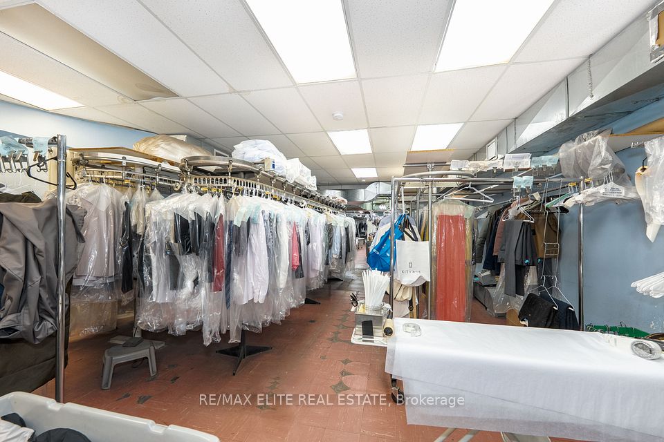 463 Bloor Street W, Toronto, ON M5S 1X9