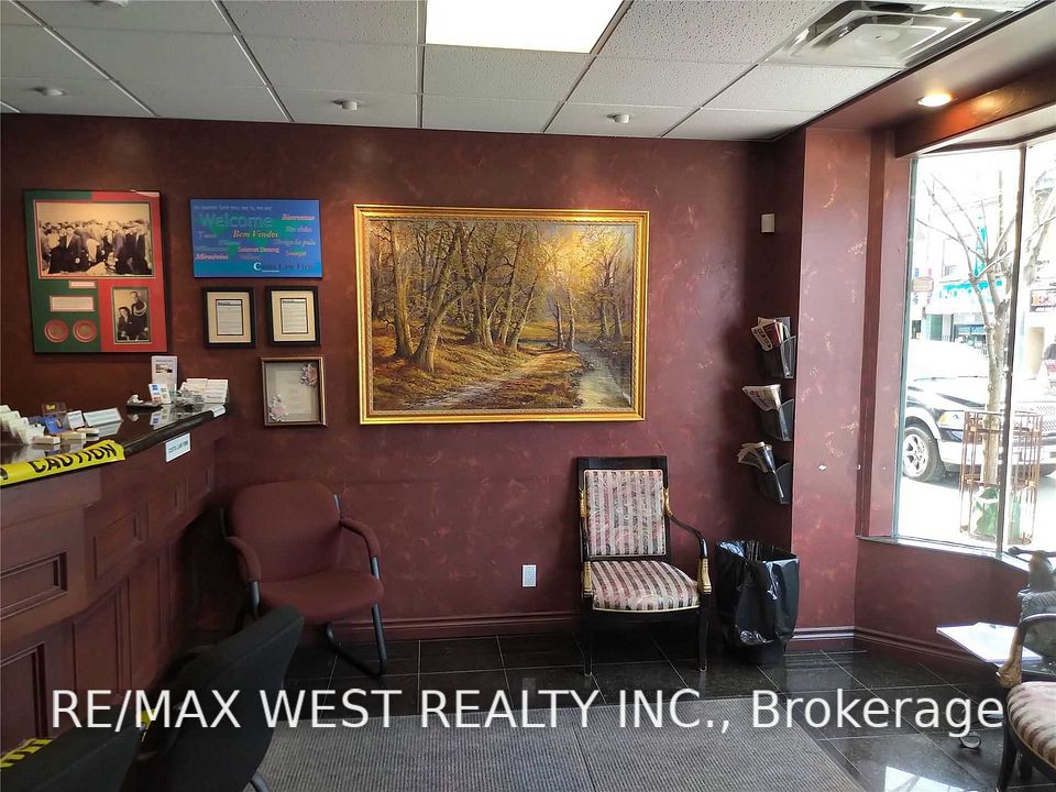 1015 Bloor Street W 2nd Flr NE, Toronto, ON M6H 1M1