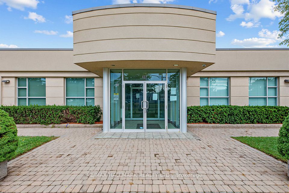 30 Kern Road 103, Toronto, ON M3B 1T1