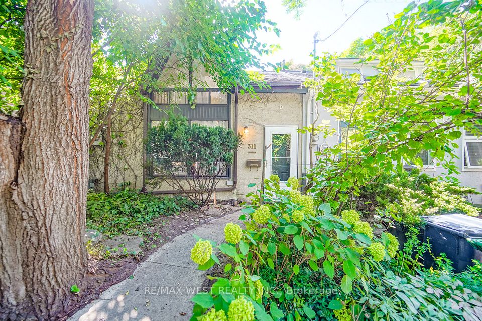 Att/Row/Townhouse at 311 Wellesley Street E, Toronto, ON M4X 1H2, Toronto C08