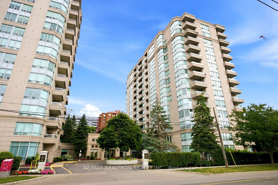 Condo Apartment at 2 Covington Road 609, Toronto, ON M6A 3E2, Toronto C04