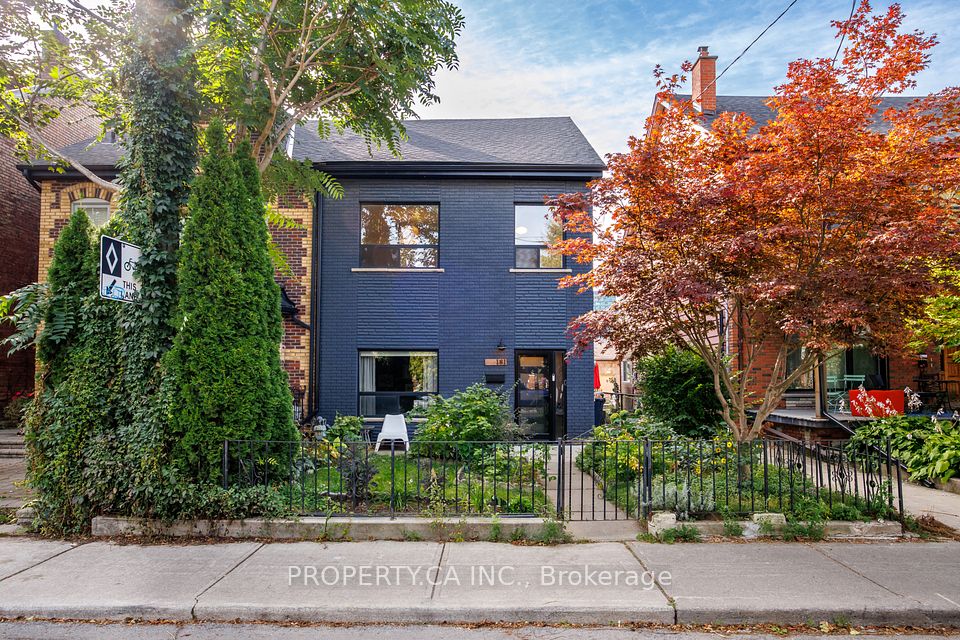 Semi-Detached  at 181 Argyle Street Upper, Toronto, ON M6J 1P5, Toronto C01