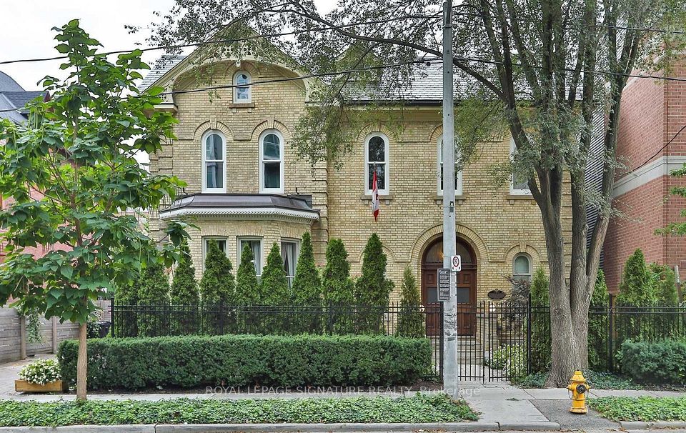 4 Wellesley Place, Toronto, ON M4Y 2K4