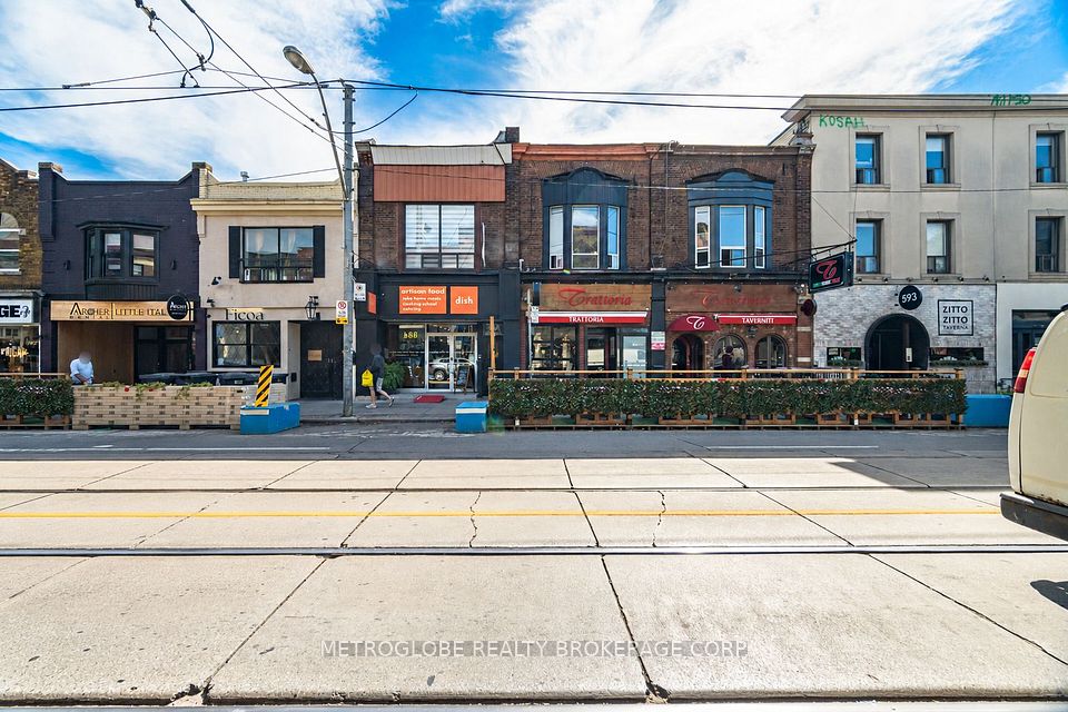 587-589 College Street, Toronto, ON M6G 1B2