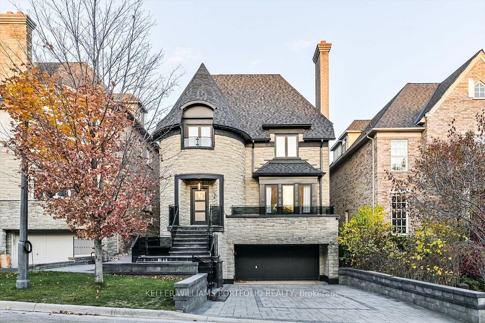 27 True Davidson Drive, Toronto, ON M4W 3X3