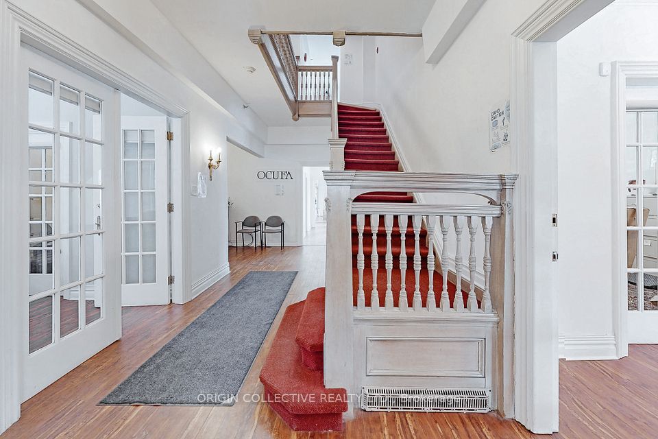 17 Isabella Street 1, Toronto, ON M4Y 1M7