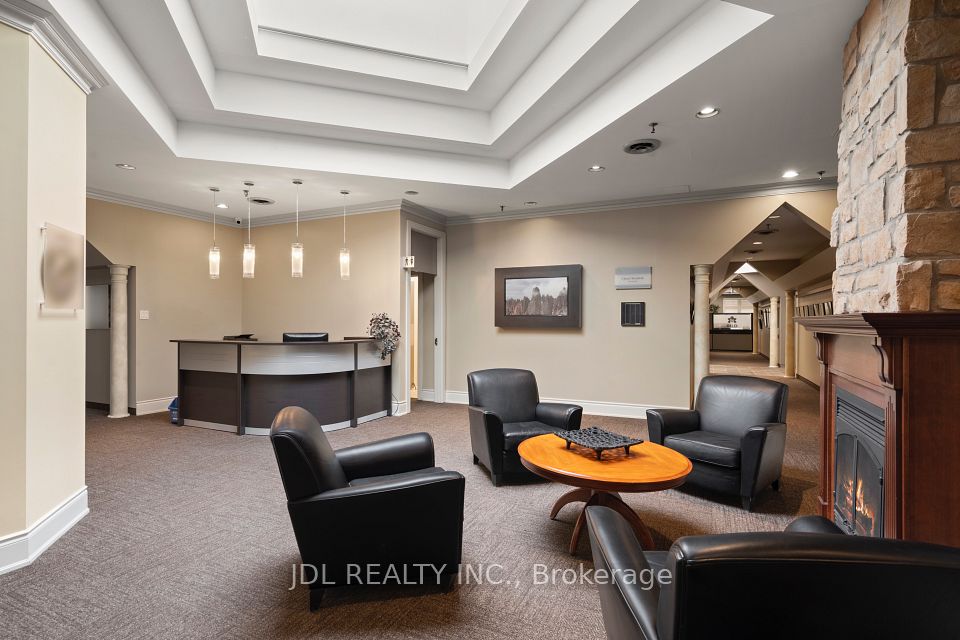20 Upjohn Road, Toronto, ON M3B 2V9