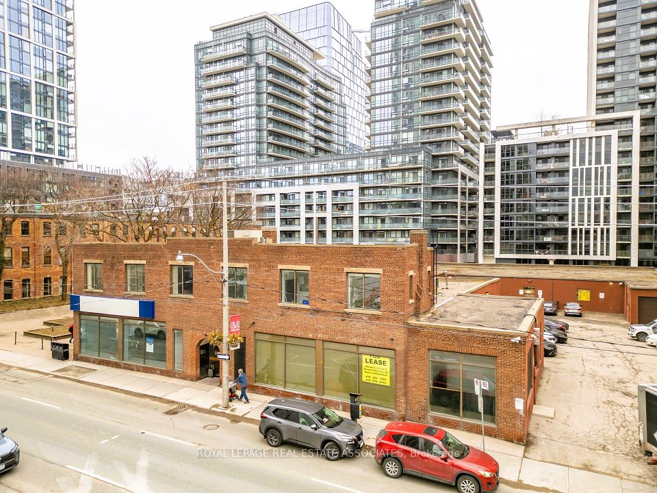 381 Richmond Street E Unit A, Toronto, ON M5A 1P6