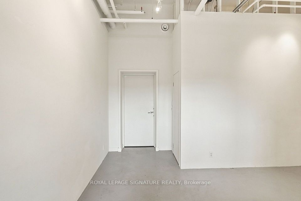 180 Shaw Street 302, Toronto, ON M6J 2W5