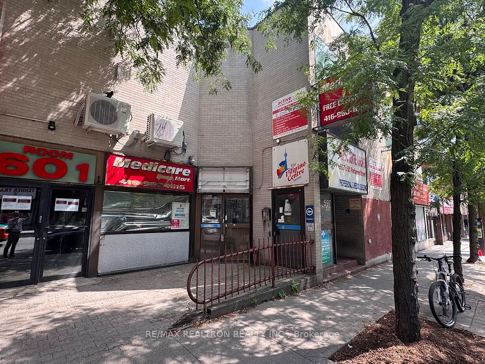 595 Parliament Street, Toronto, ON M3H 2A9