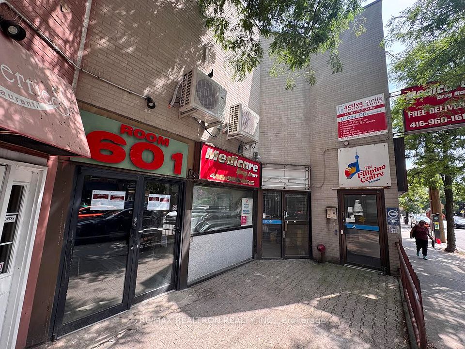 597 Parliament Street, Toronto, ON M3H 2A9