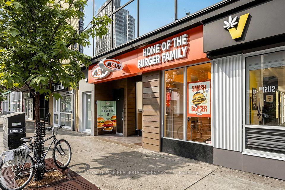 500 Bloor Street W, Toronto, ON M5S 1Y3