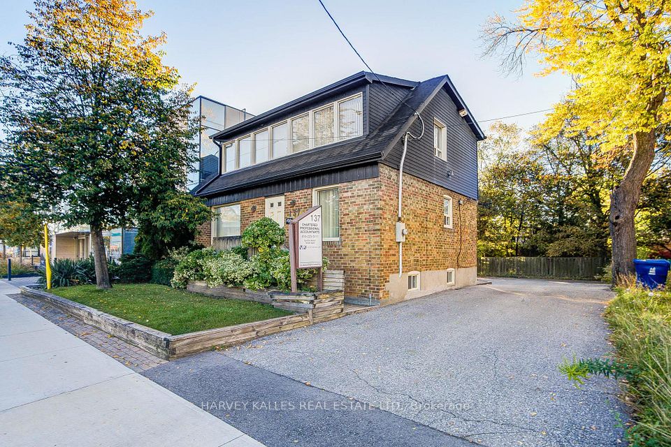137 Sheppard Avenue E, Toronto, ON M2N 3A6