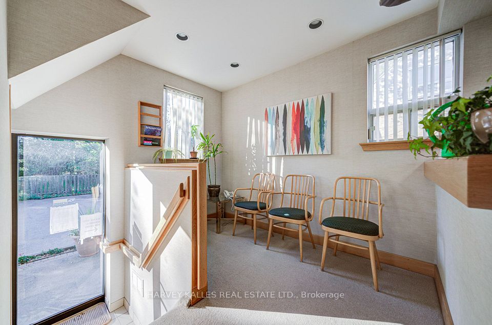 137 Sheppard Avenue E, Toronto, ON M2N 3A6