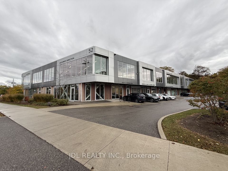 52 Scarsdale Road 110, Toronto, ON M3B 2R7