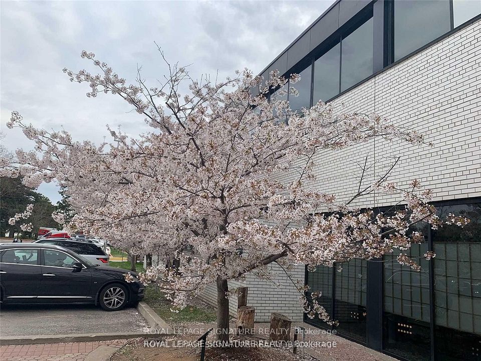 6 Sakura Way 272, Toronto, ON M3C 1Z5