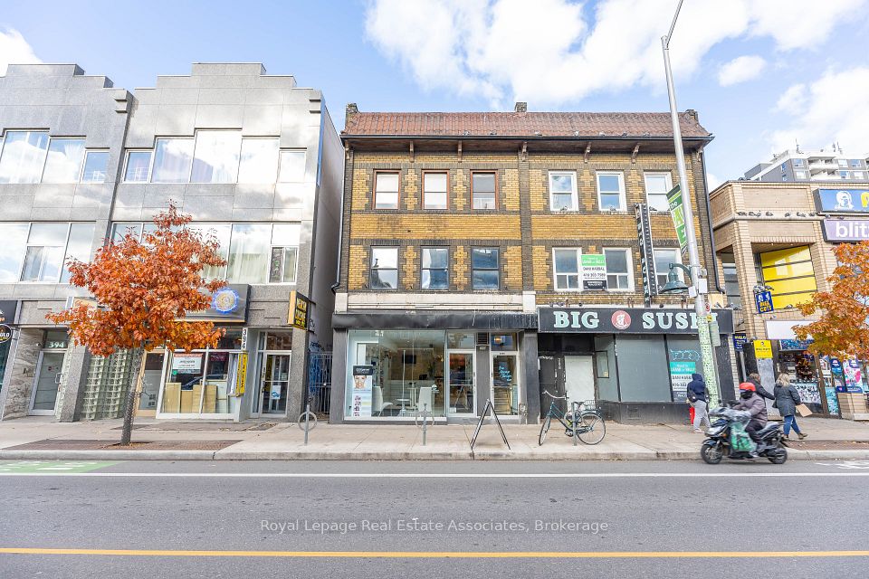 390 Bloor Street W, Toronto, ON M5S 1X4