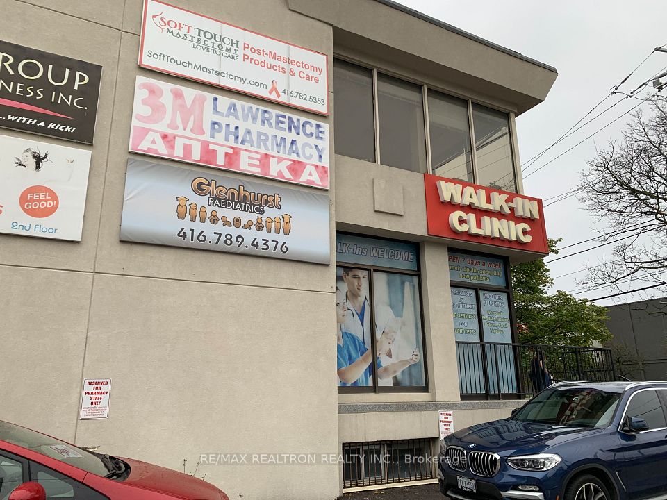 3077 Bathurst Street 204, Toronto, ON M6B 3A4