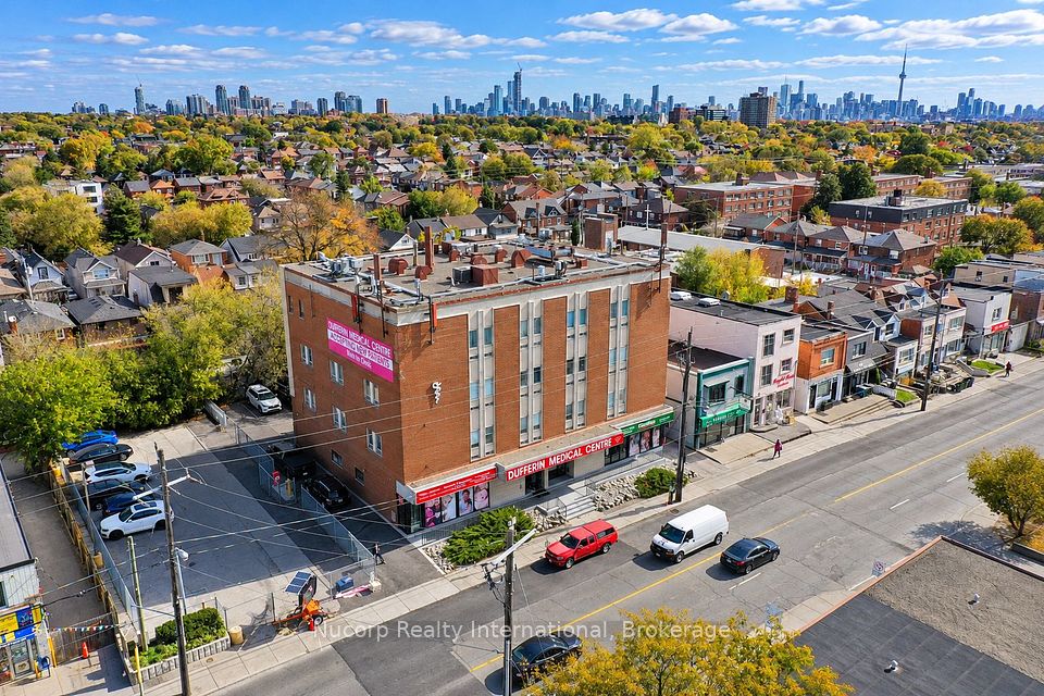 2045 Dufferin Street 303, Toronto, ON M6E 3R4