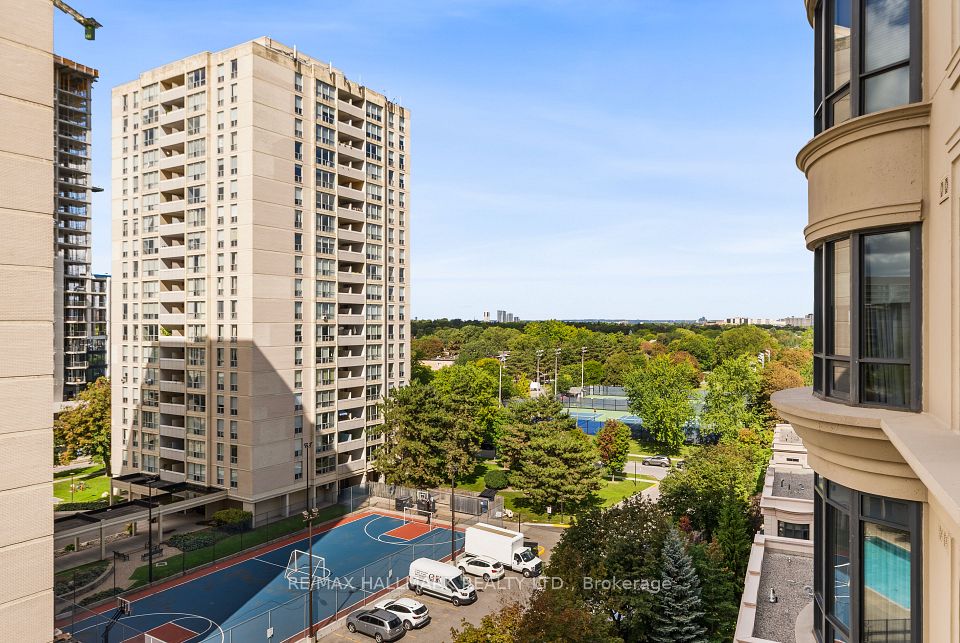 662 Sheppard Avenue E 807C, Toronto, ON M2K 3E6 25