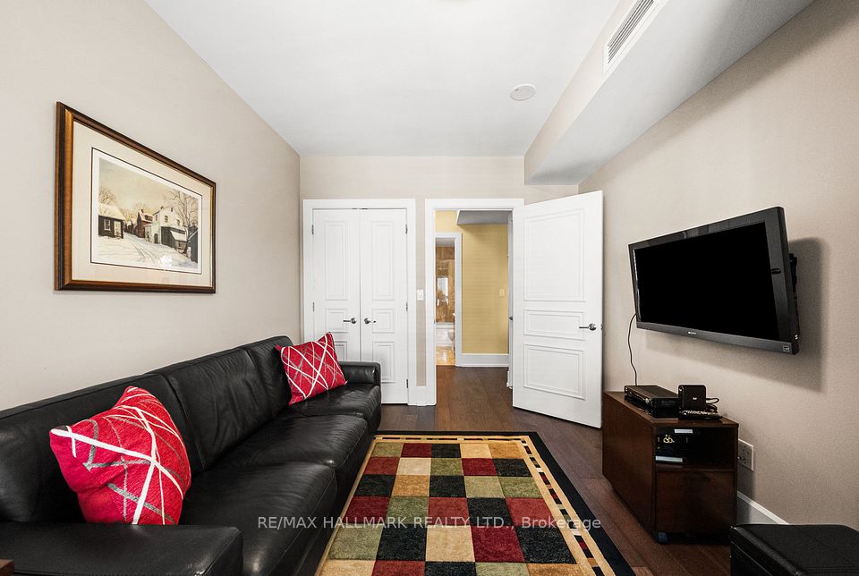 662 Sheppard Avenue E 807C, Toronto, ON M2K 3E6 17