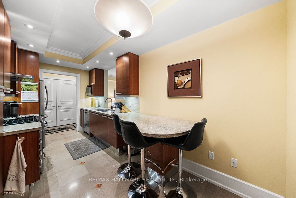 662 Sheppard Avenue E 807C, Toronto, ON M2K 3E6 10
