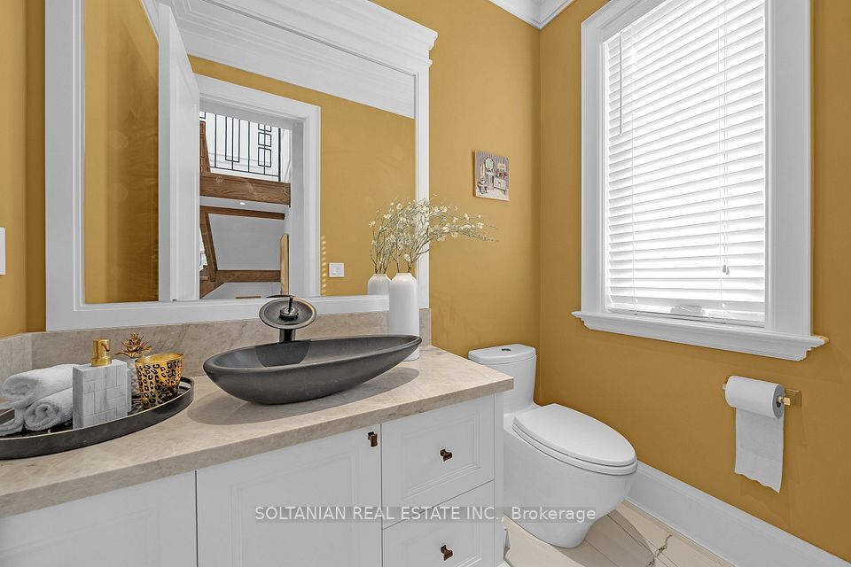 15 Calvin Avenue, Toronto, ON M2N 5E4 20