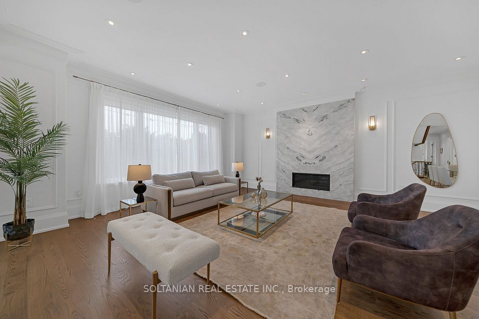 15 Calvin Avenue, Toronto, ON M2N 5E4 7