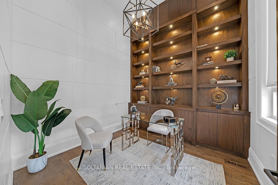 15 Calvin Avenue, Toronto, ON M2N 5E4 21