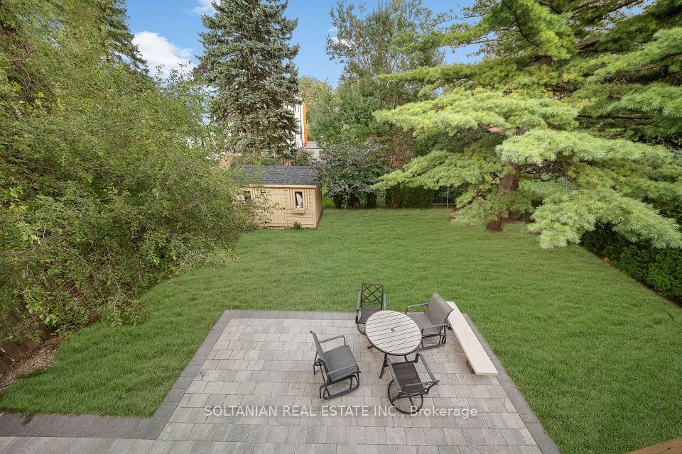 15 Calvin Avenue, Toronto, ON M2N 5E4 23