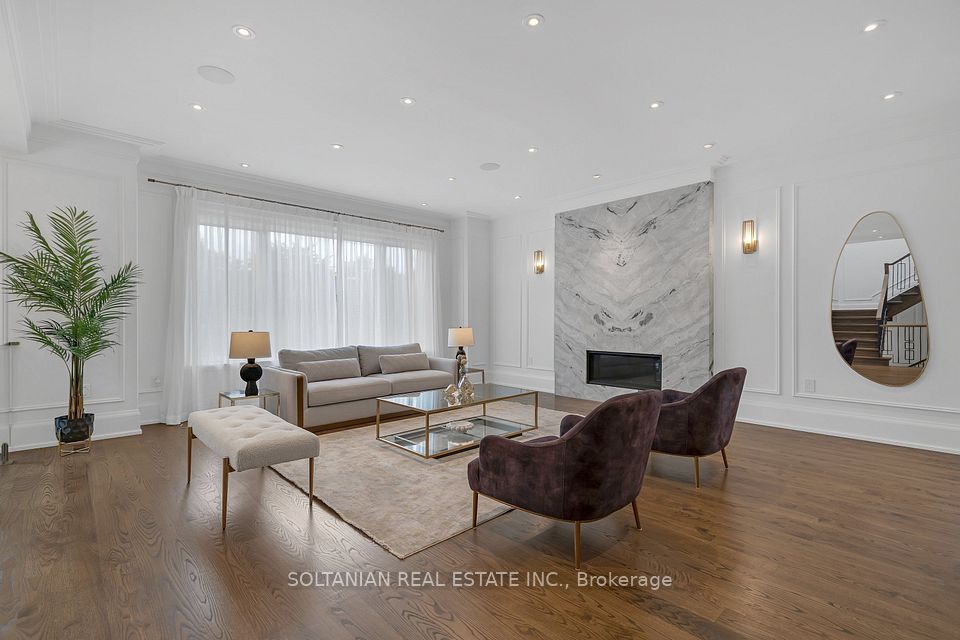 15 Calvin Avenue, Toronto, ON M2N 5E4 6