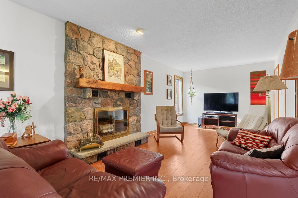 19 Temagami Court, Toronto, ON M2M 4E6 9