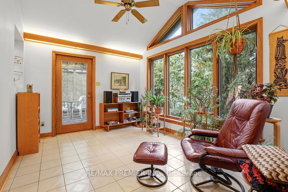 19 Temagami Court, Toronto, ON M2M 4E6 11