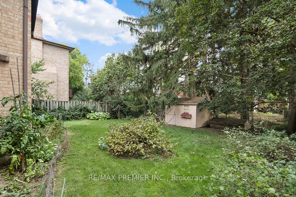 19 Temagami Court, Toronto, ON M2M 4E6 22