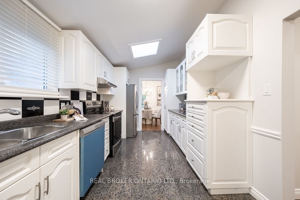 53 Kingslake Road, Toronto, ON M2J 3E4 9