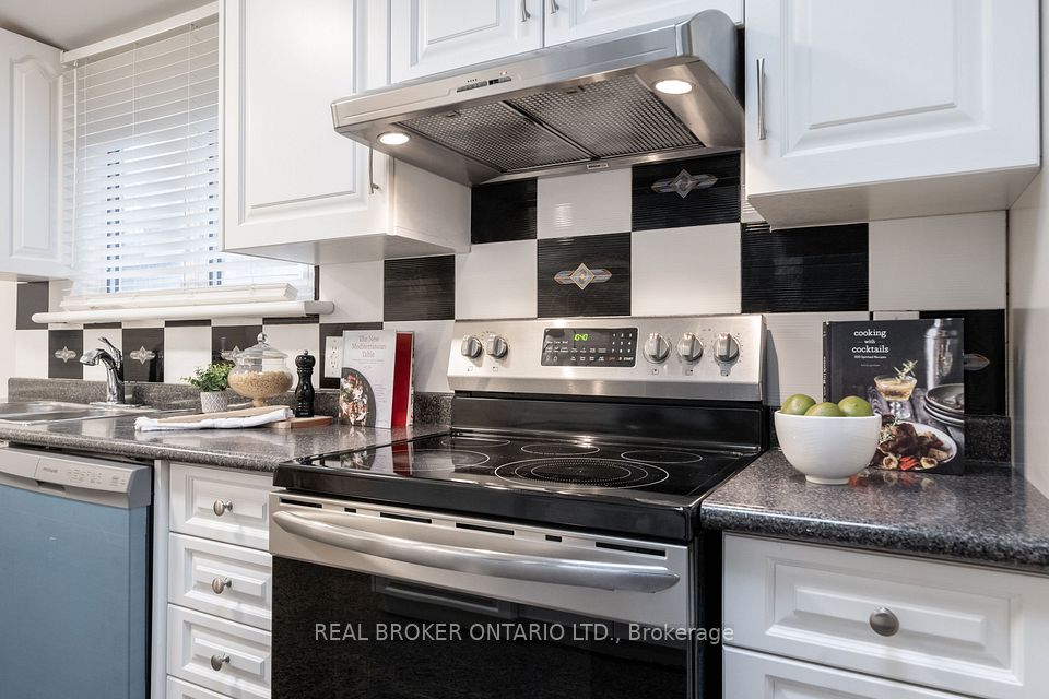 53 Kingslake Road, Toronto, ON M2J 3E4 7