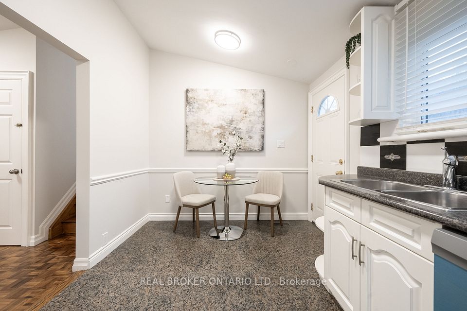 53 Kingslake Road, Toronto, ON M2J 3E4 11