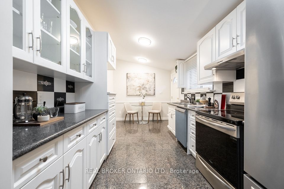 53 Kingslake Road, Toronto, ON M2J 3E4 6