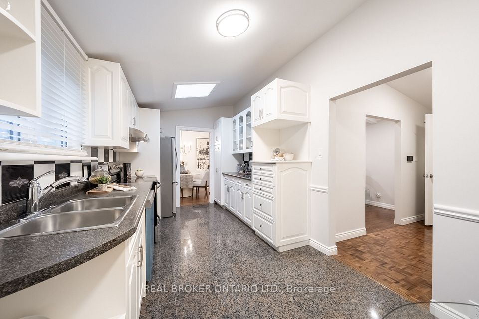 53 Kingslake Road, Toronto, ON M2J 3E4 10