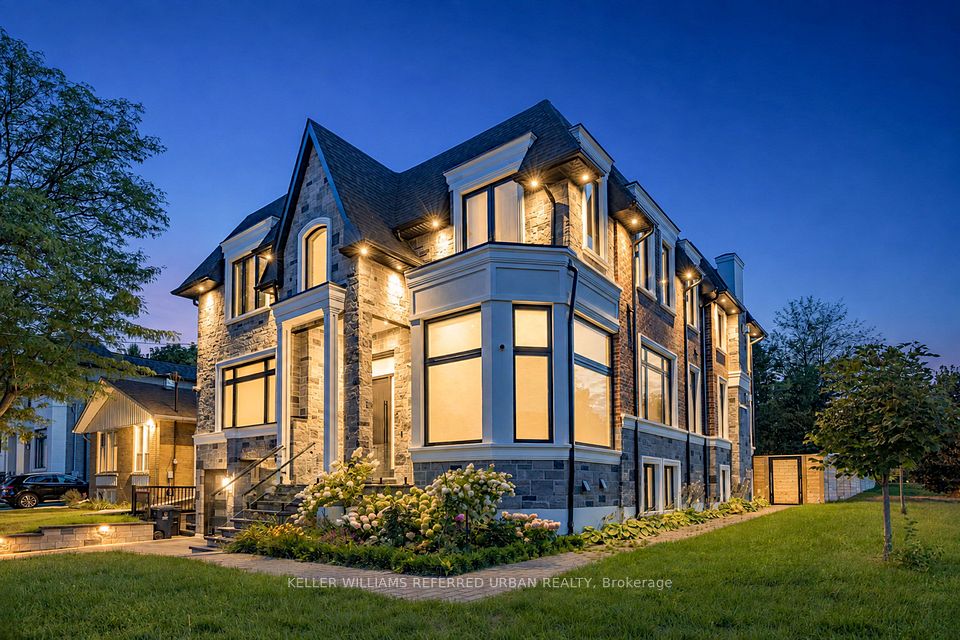 35 Lloydminster Crescent, Toronto, ON M2M 2R9 2