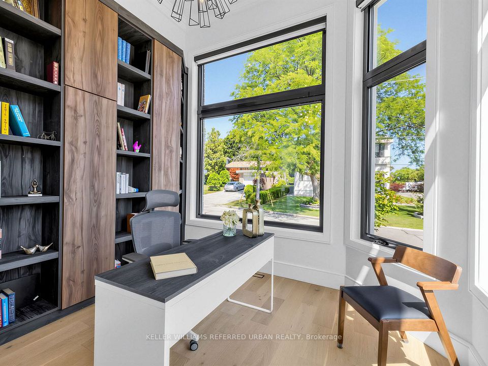 35 Lloydminster Crescent, Toronto, ON M2M 2R9 14