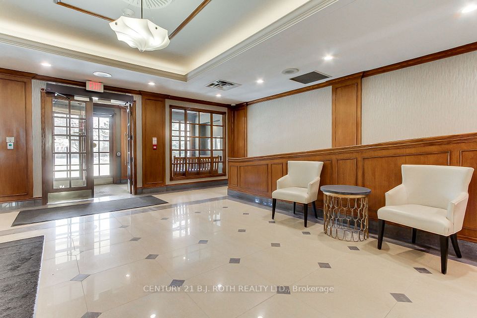 18 Concorde Place LP915, Toronto, ON M3C 3T9 4