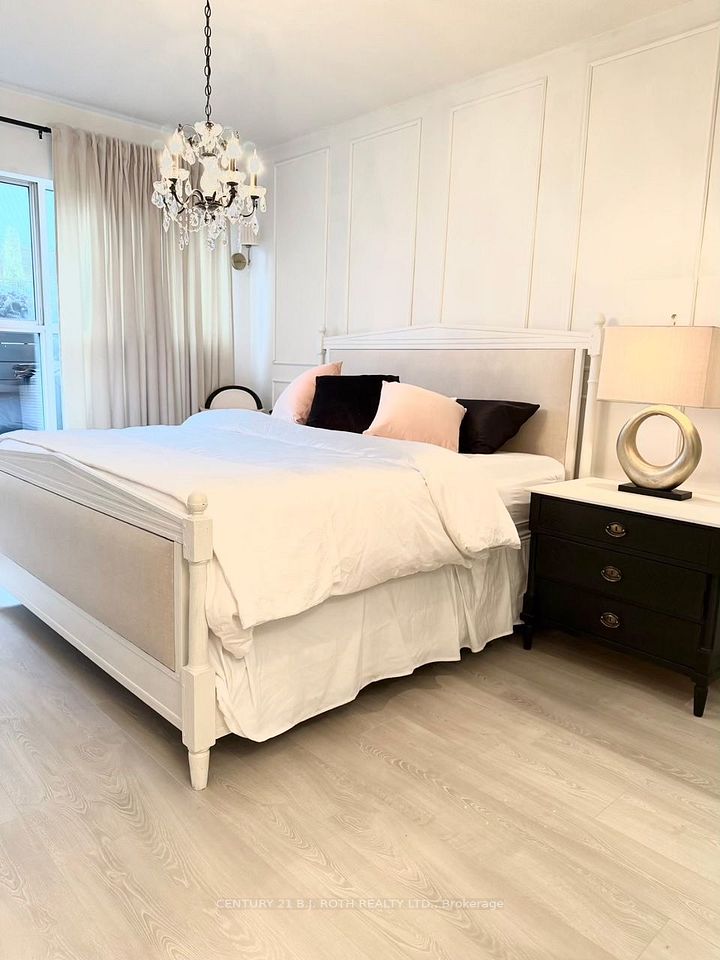 18 Concorde Place LP915, Toronto, ON M3C 3T9 21