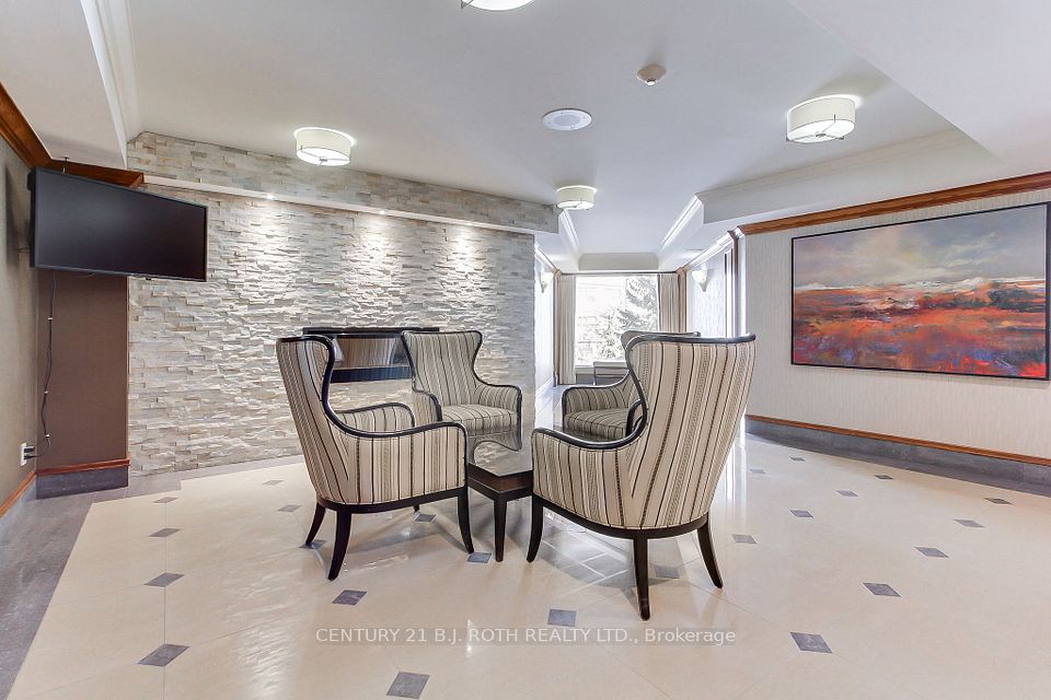 18 Concorde Place LP915, Toronto, ON M3C 3T9 5