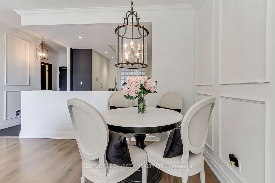 18 Concorde Place LP915, Toronto, ON M3C 3T9 12