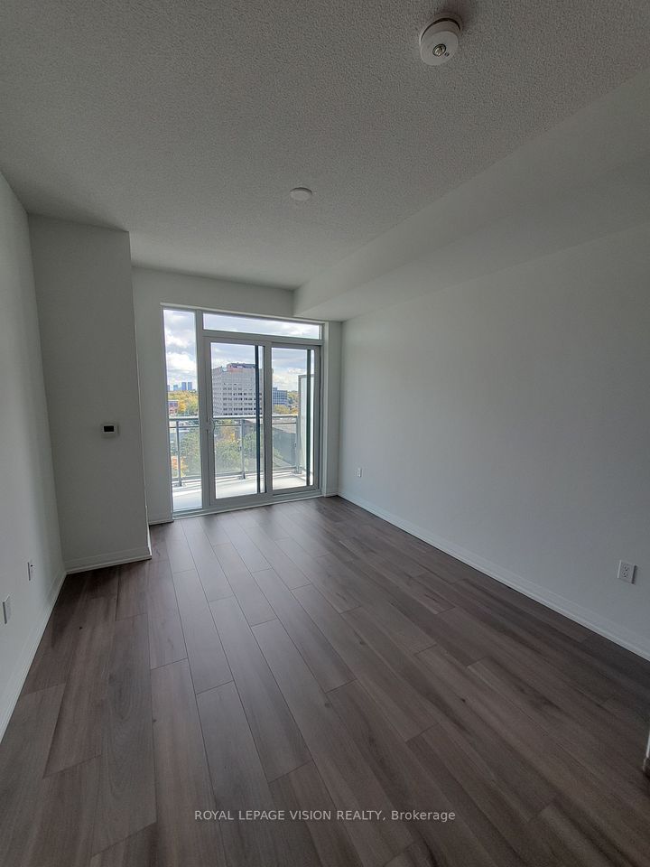 60 Ann O'reilly Road 1058, Toronto, ON M2J 0C9 5